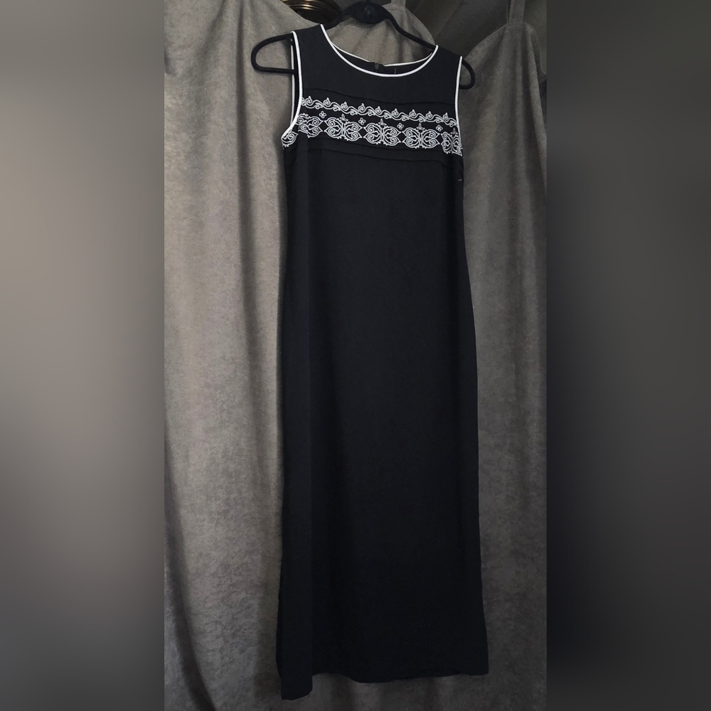 Elegant Black Sleeveless Dress By Esteem